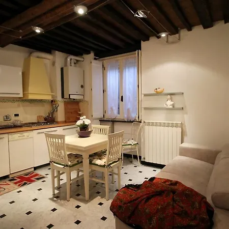 House Zoe